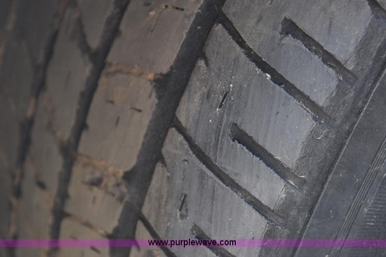 image for item E6055 1997 Ford Thunderbird LX