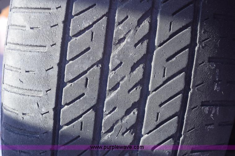 image for item E6055 1997 Ford Thunderbird LX