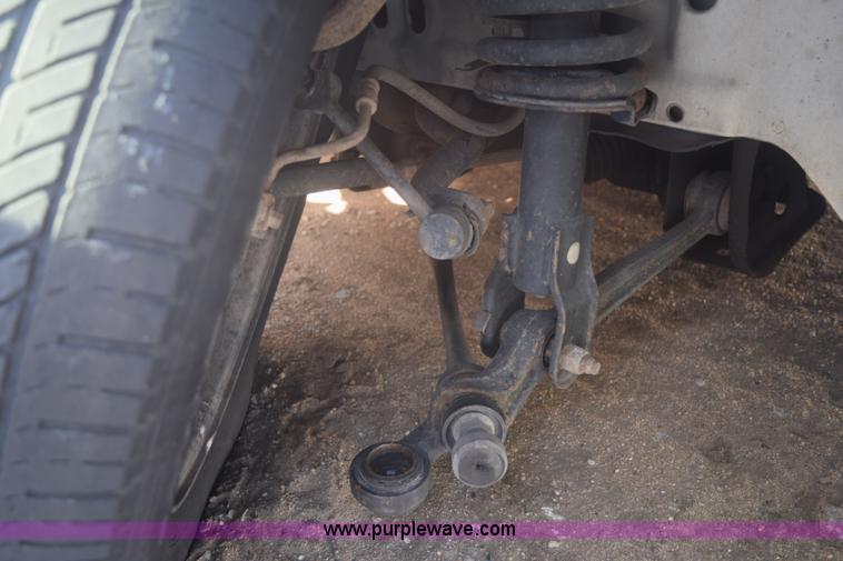 image for item E6055 1997 Ford Thunderbird LX