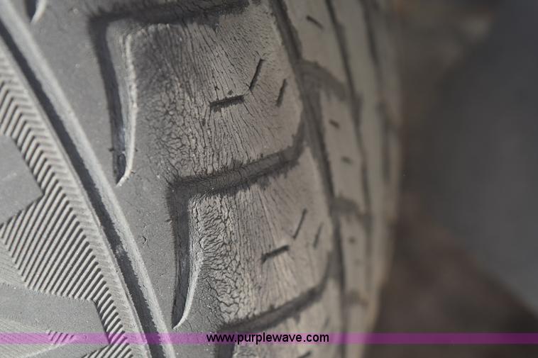 image for item E6055 1997 Ford Thunderbird LX