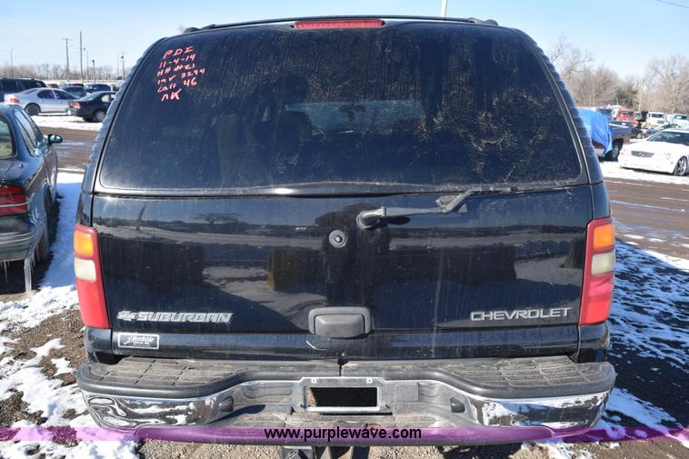 image for item E6058 2002 Chevrolet Suburban 1500 SUV
