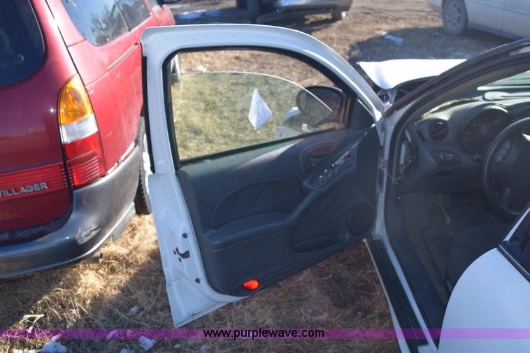 image for item E6081 2004 Pontiac Grand AM SE