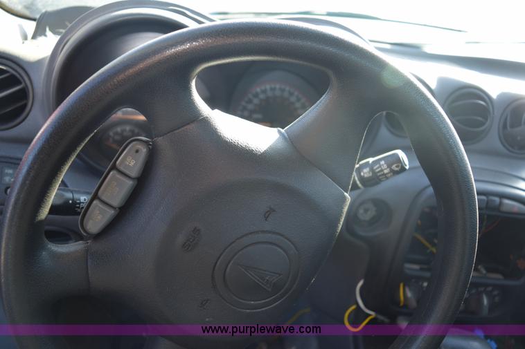 image for item E6081 2004 Pontiac Grand AM SE