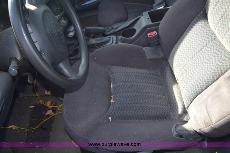 image for item E6081 2004 Pontiac Grand AM SE