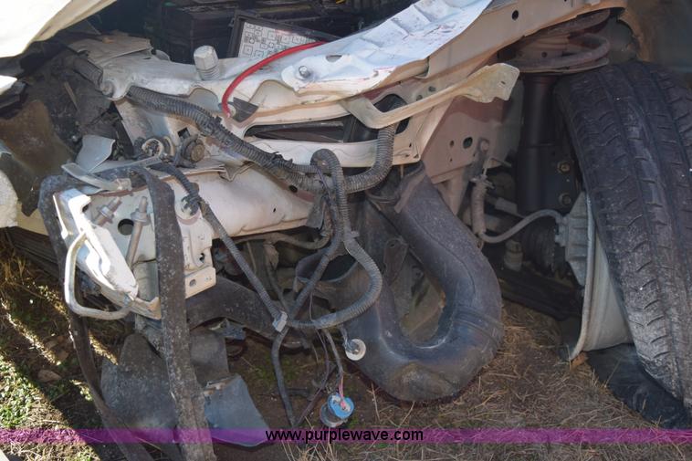 image for item E6081 2004 Pontiac Grand AM SE