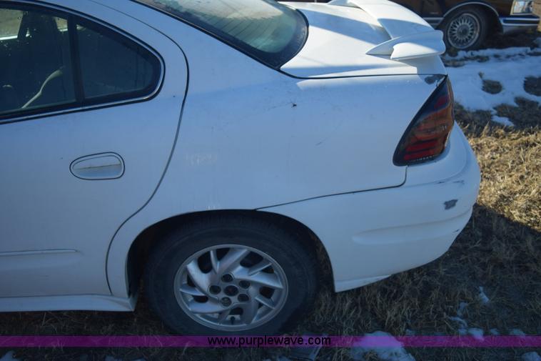 image for item E6081 2004 Pontiac Grand AM SE
