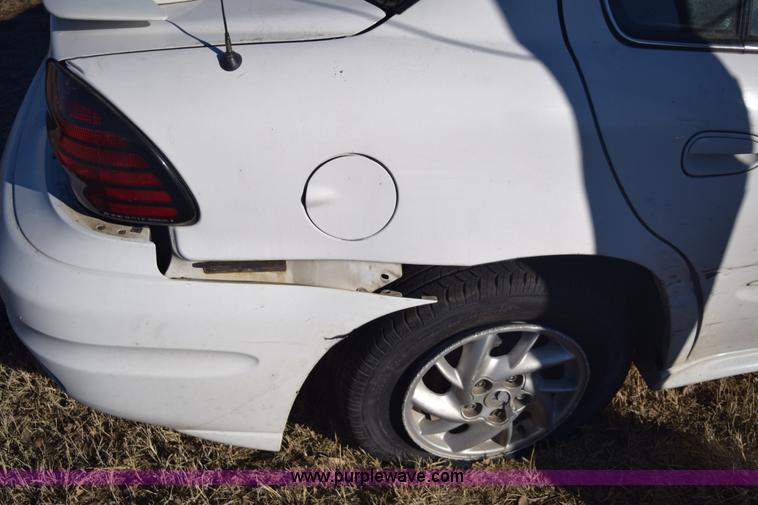 image for item E6081 2004 Pontiac Grand AM SE