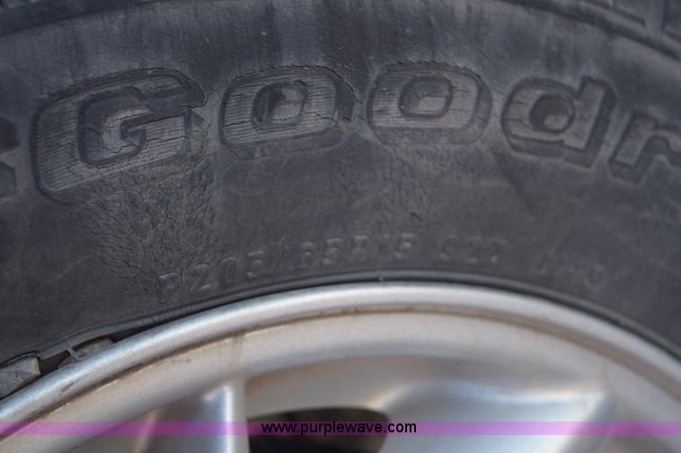 image for item E6081 2004 Pontiac Grand AM SE