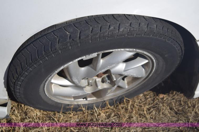 image for item E6081 2004 Pontiac Grand AM SE