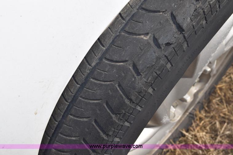 image for item E6081 2004 Pontiac Grand AM SE