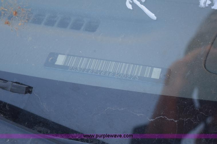 image for item E6082 2004 Suzuki Vitara LX