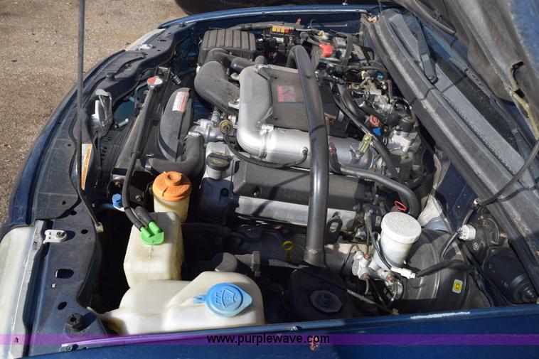 image for item E6082 2004 Suzuki Vitara LX