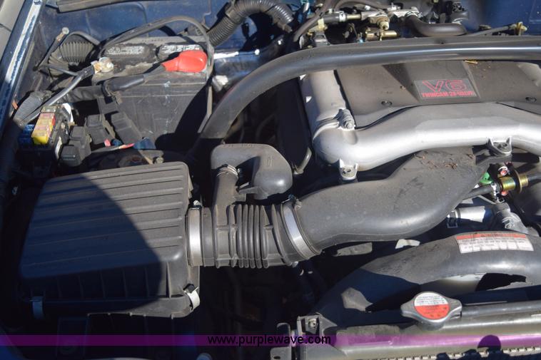 image for item E6082 2004 Suzuki Vitara LX