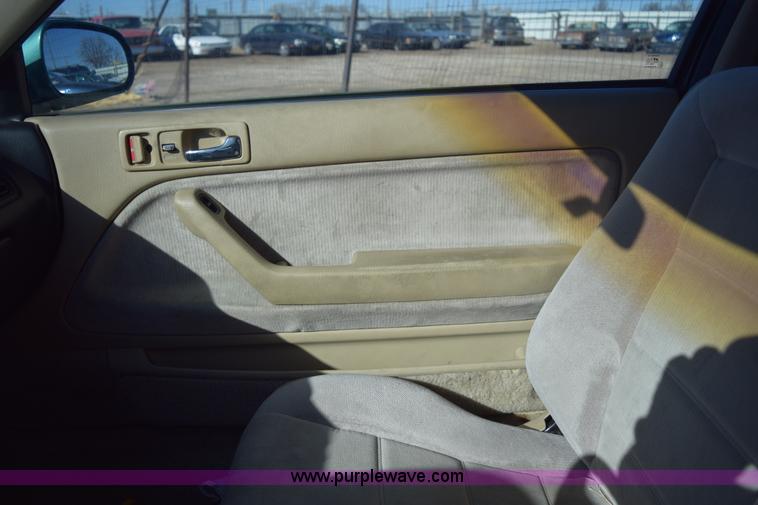 image for item E6085 1992 Honda Accord LX