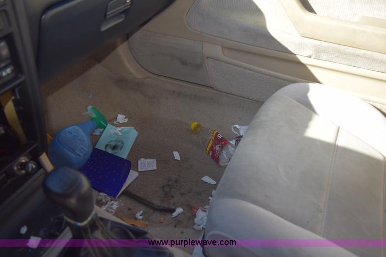 image for item E6085 1992 Honda Accord LX