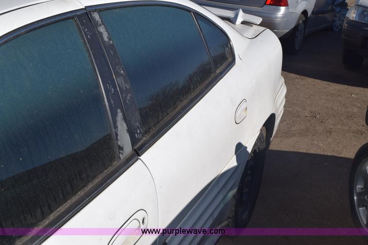 image for item E6087 2002 Pontiac Grand AM SE
