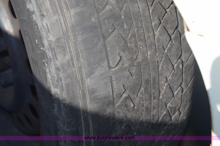 image for item E6087 2002 Pontiac Grand AM SE