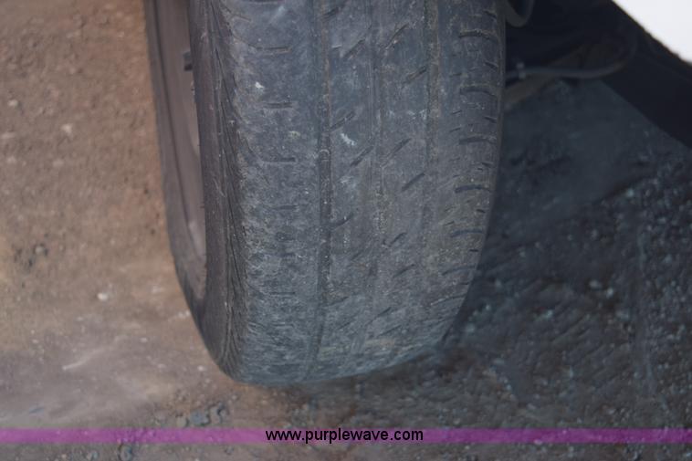 image for item E6087 2002 Pontiac Grand AM SE