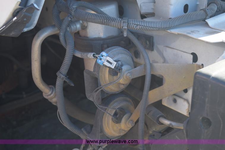 image for item E6087 2002 Pontiac Grand AM SE