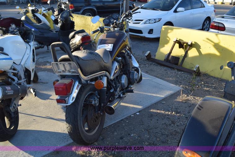 image for item I8634 1982 Yamaha Max motorcycle