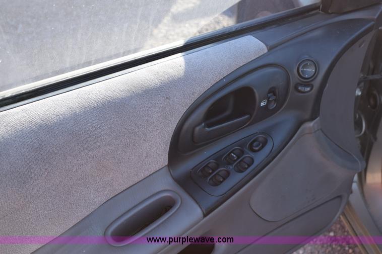 image for item I8639 1998 Dodge Intrepid ES