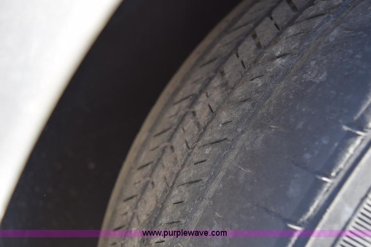 image for item I8639 1998 Dodge Intrepid ES