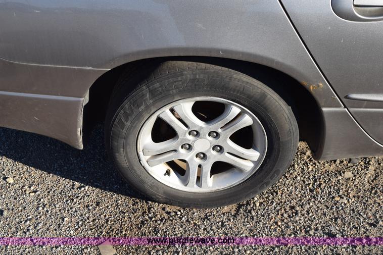 image for item I8639 1998 Dodge Intrepid ES