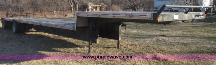 image for item D2243 1993 Fruehauf drop deck trailer
