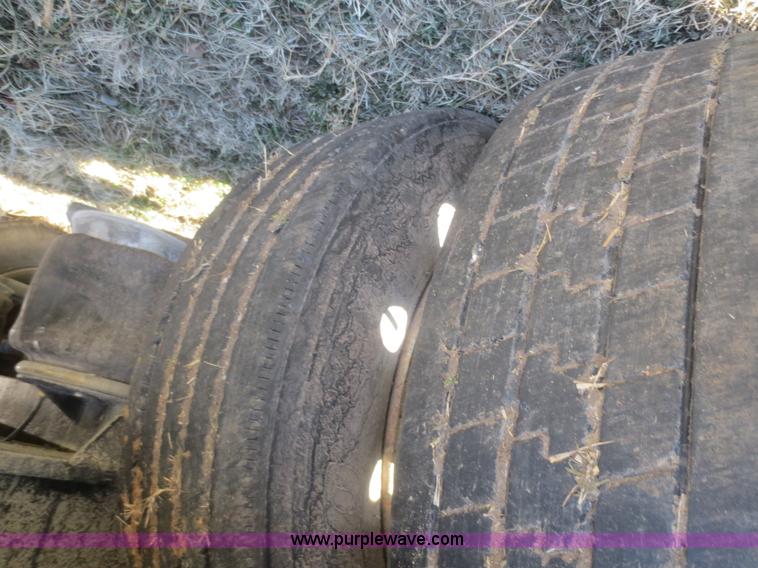 image for item D2243 1993 Fruehauf drop deck trailer