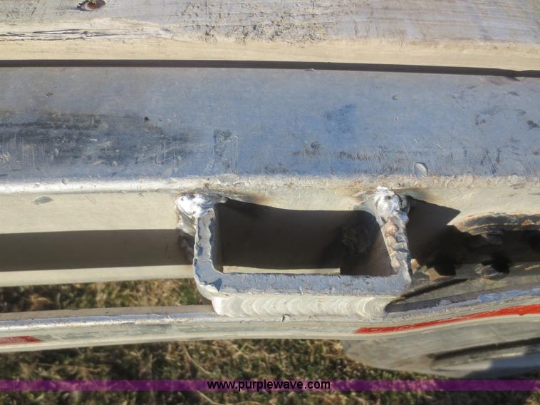 image for item D2243 1993 Fruehauf drop deck trailer