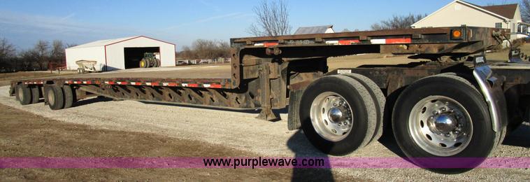 image for item D2267 2004 XL Specialized 80SD spread axle semi trailer