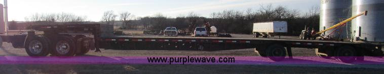 image for item D2267 2004 XL Specialized 80SD spread axle semi trailer
