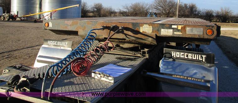 image for item D2267 2004 XL Specialized 80SD spread axle semi trailer