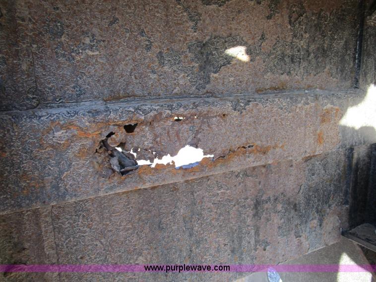 image for item D2267 2004 XL Specialized 80SD spread axle semi trailer