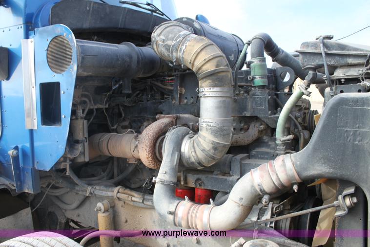 image for item F3454 1993 Kenworth T600 semi truck