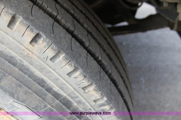 image for item F3454 1993 Kenworth T600 semi truck