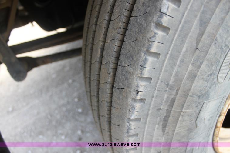 image for item F3454 1993 Kenworth T600 semi truck