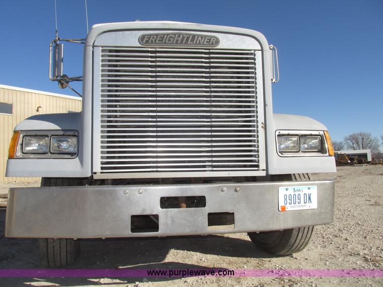 image for item G9838 1994 Freightliner FLD120 semi truck