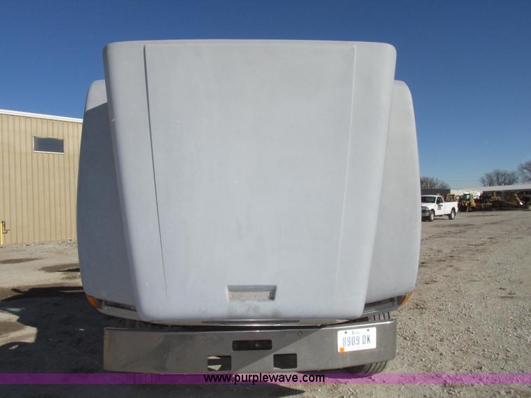 image for item G9838 1994 Freightliner FLD120 semi truck