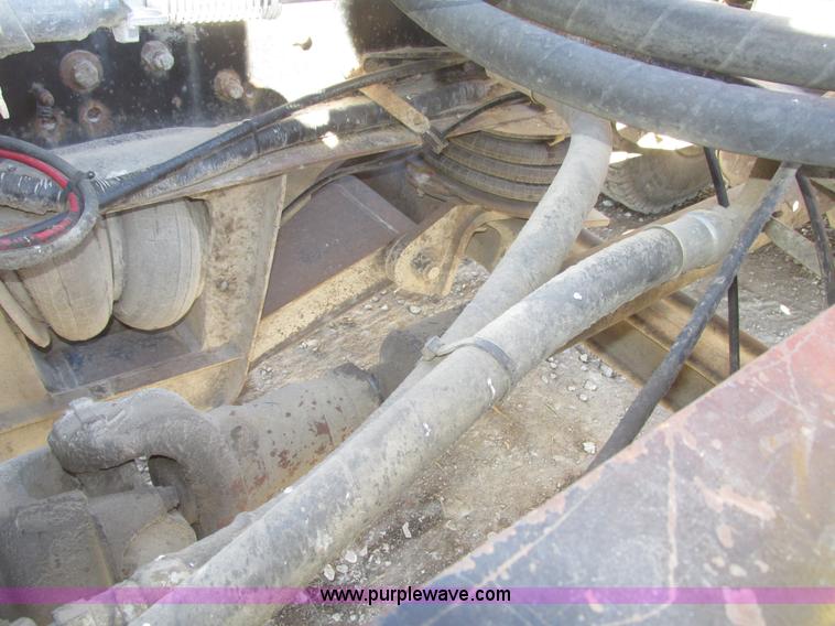 image for item G9838 1994 Freightliner FLD120 semi truck