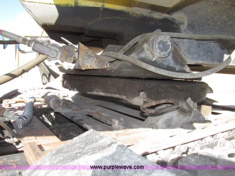 image for item G9838 1994 Freightliner FLD120 semi truck