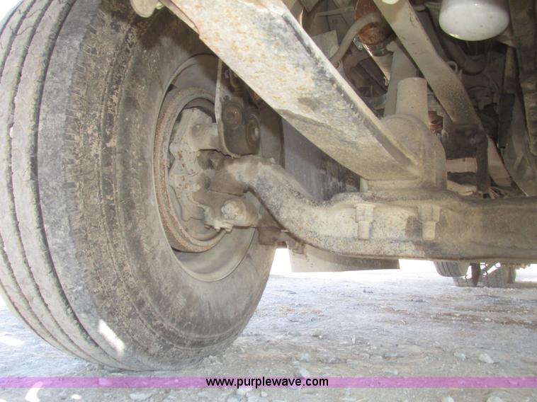 image for item G9838 1994 Freightliner FLD120 semi truck