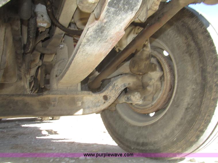 image for item G9838 1994 Freightliner FLD120 semi truck