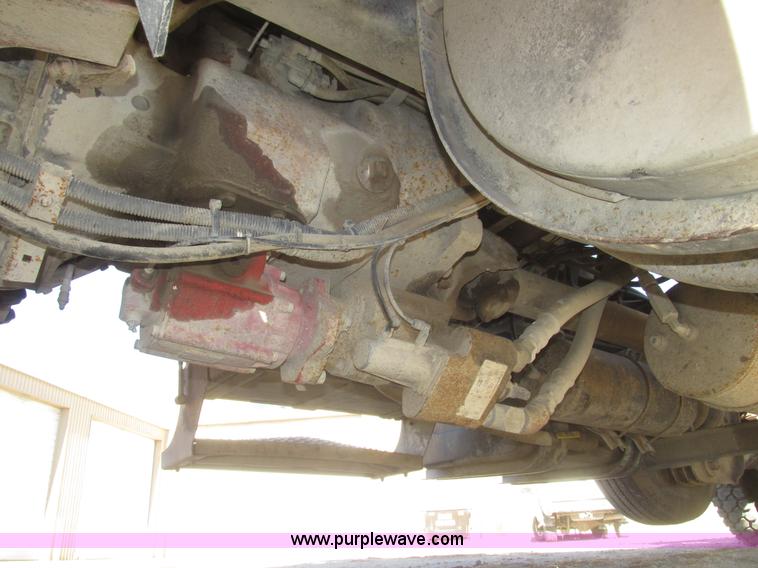 image for item G9838 1994 Freightliner FLD120 semi truck