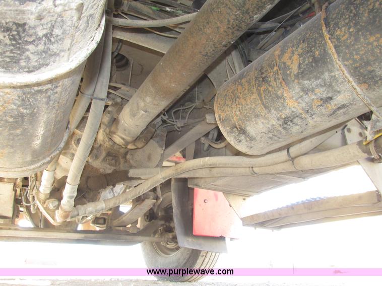 image for item G9838 1994 Freightliner FLD120 semi truck