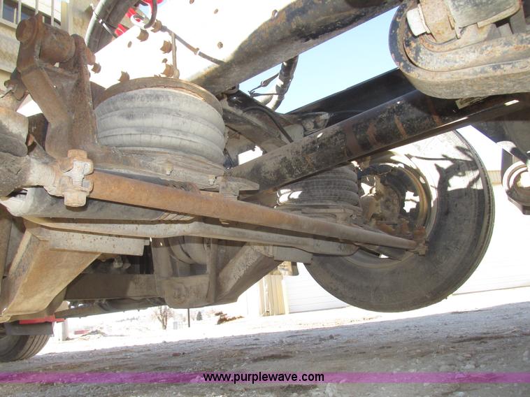 image for item G9838 1994 Freightliner FLD120 semi truck