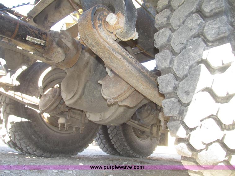 image for item G9838 1994 Freightliner FLD120 semi truck