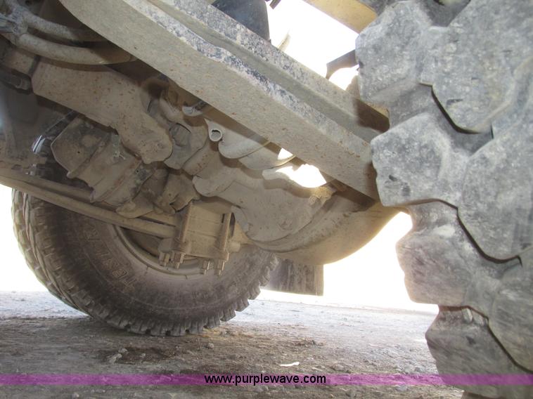 image for item G9838 1994 Freightliner FLD120 semi truck