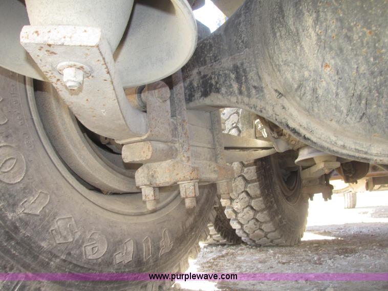 image for item G9838 1994 Freightliner FLD120 semi truck