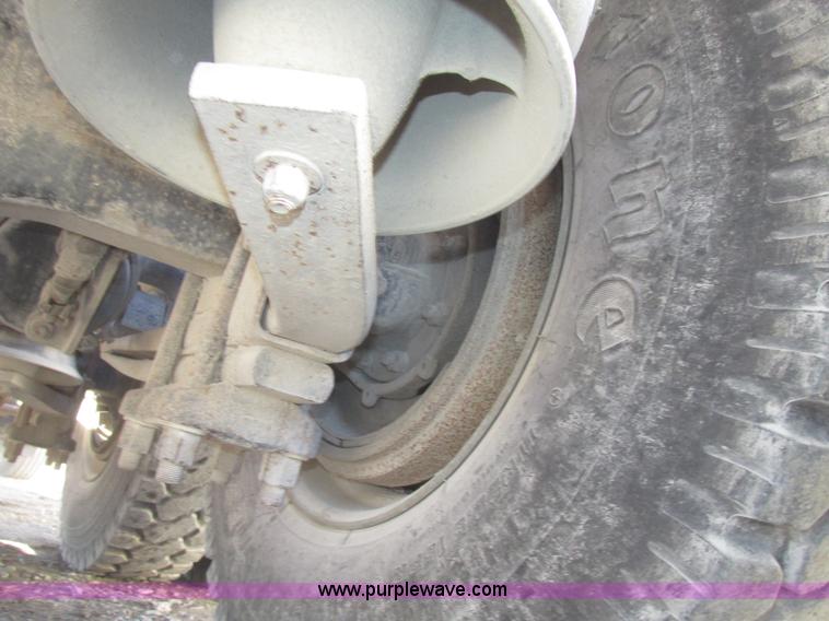 image for item G9838 1994 Freightliner FLD120 semi truck